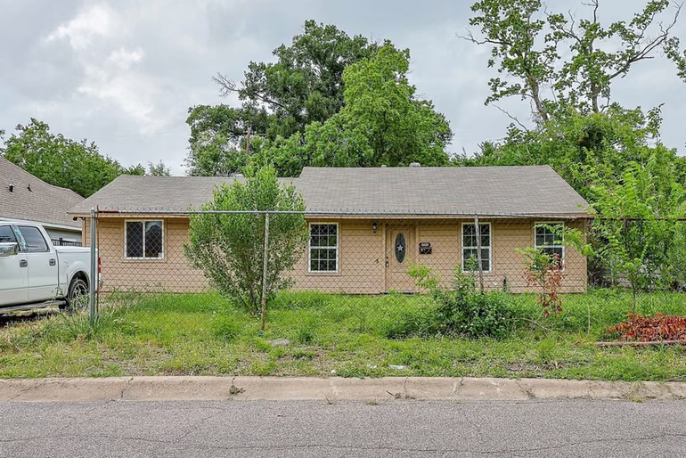 Photo of 5839 Southurst Street, Houston, TX 77033