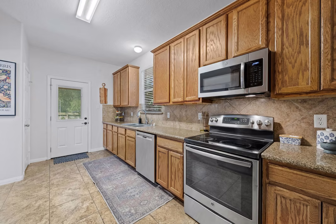 Photo 6 of 11366 Glenforest Dr, Montgomery, TX