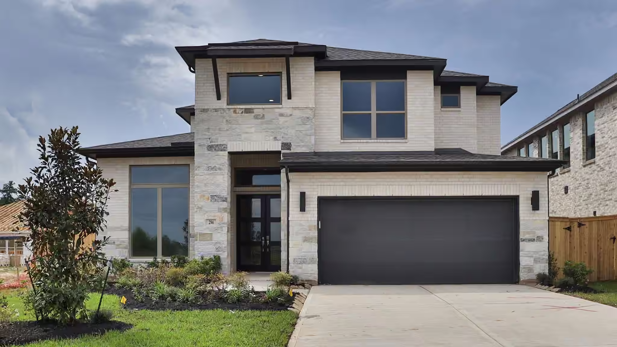 Photo 2 of 294 Texoma Plains Drive, Conroe, TX