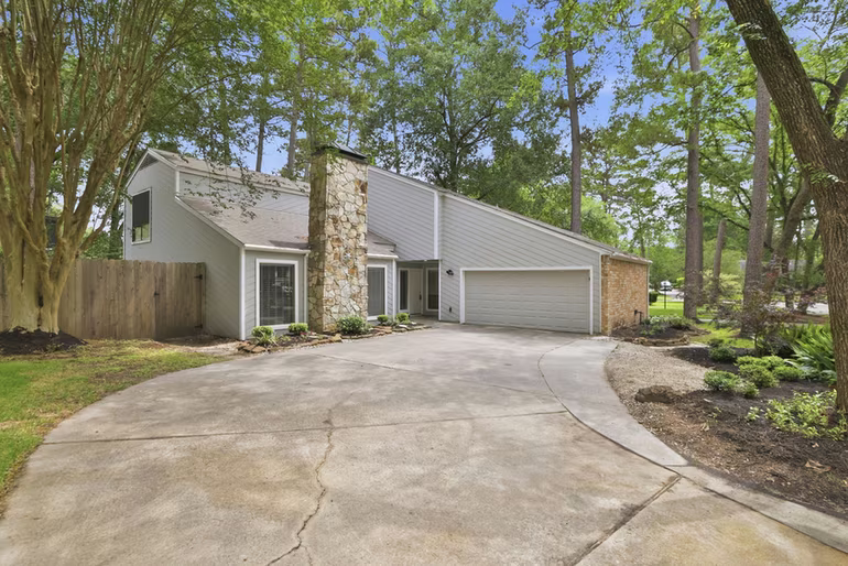 Photo of 2119 Woodstream Drive, Kingwood, TX