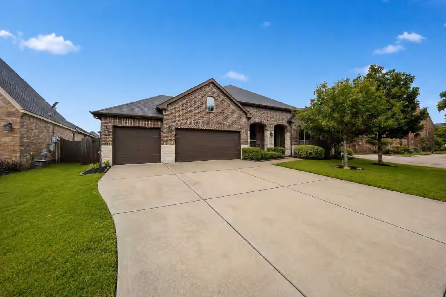 Photo 2 of 507 Summer Arbor Cir Circle, Rosenberg, TX