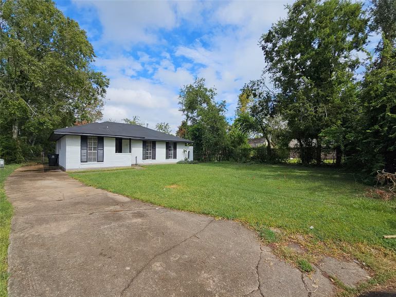 Photo 2 of 11023 Linvale Drive, Houston, TX
