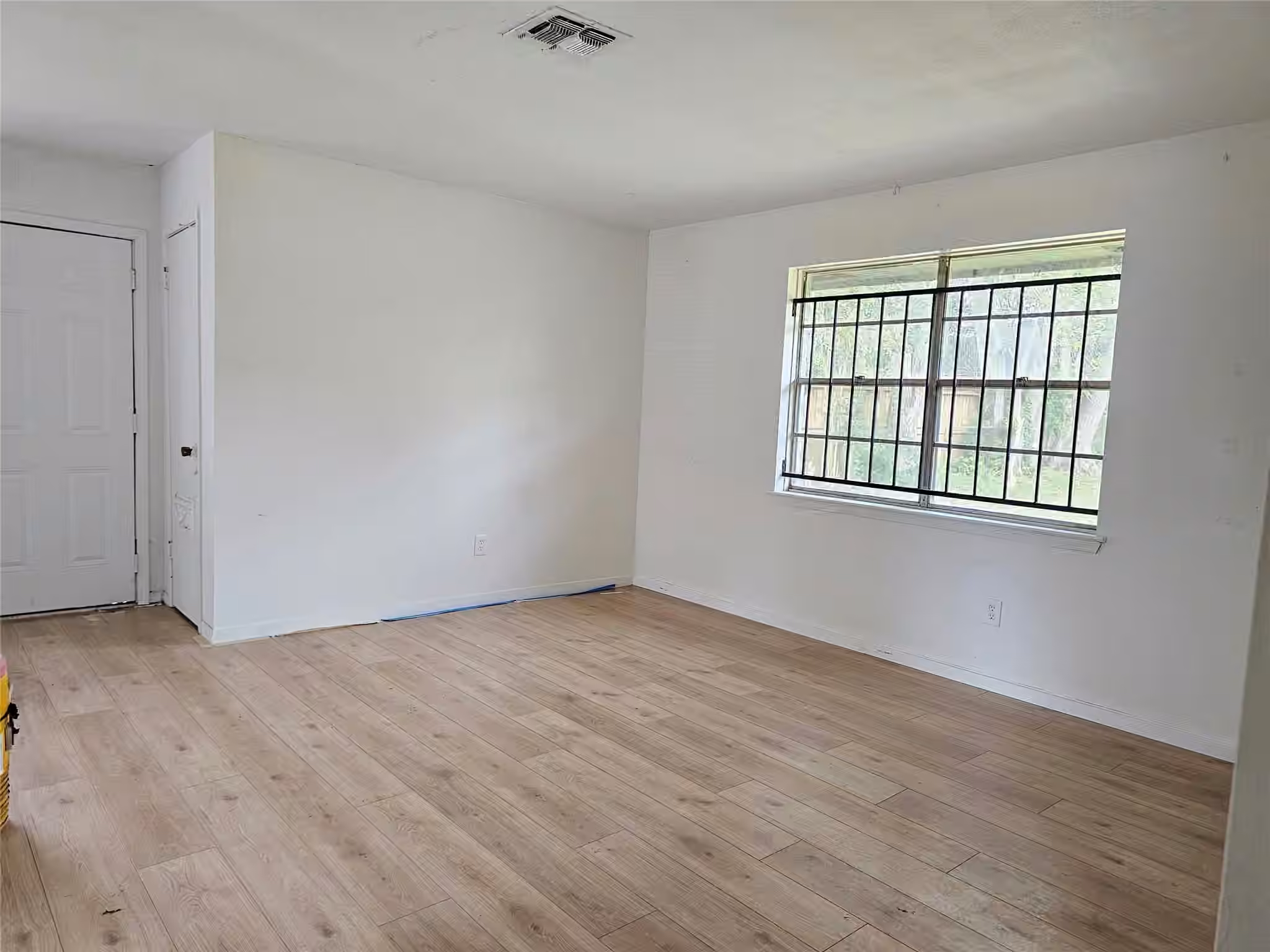 Photo 4 of 11023 Linvale Drive, Houston, TX
