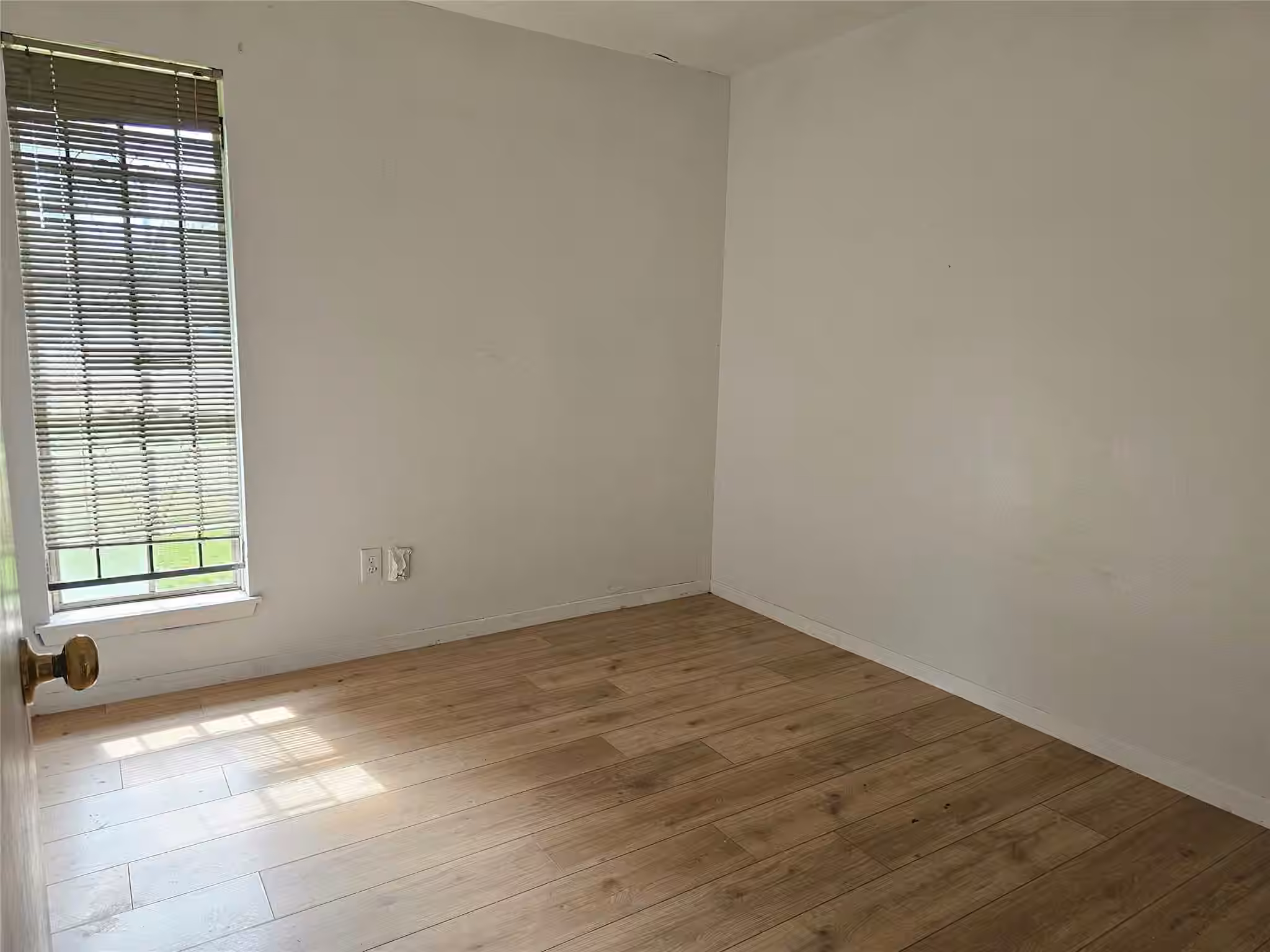 Photo 5 of 11023 Linvale Drive, Houston, TX