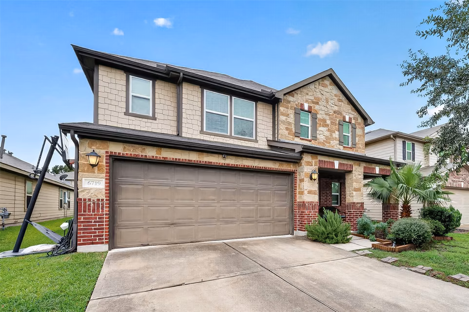Photo 3 of 6719 Madison Heights Court, Katy, TX