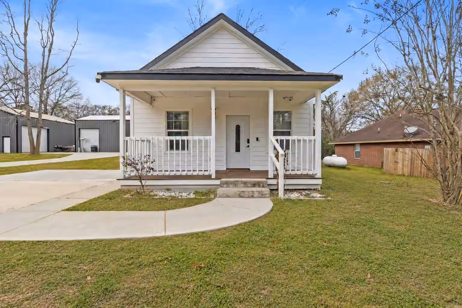 Photo 2 of 610 S Railroad Avenue, Shepherd, TX