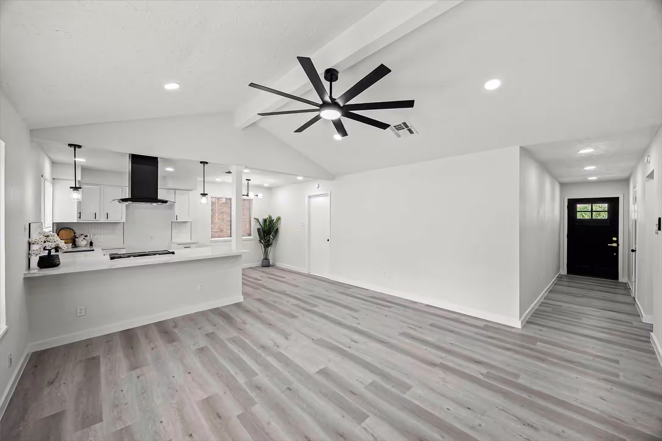 Photo 5 of 4923 Beechaven Street, Houston, TX
