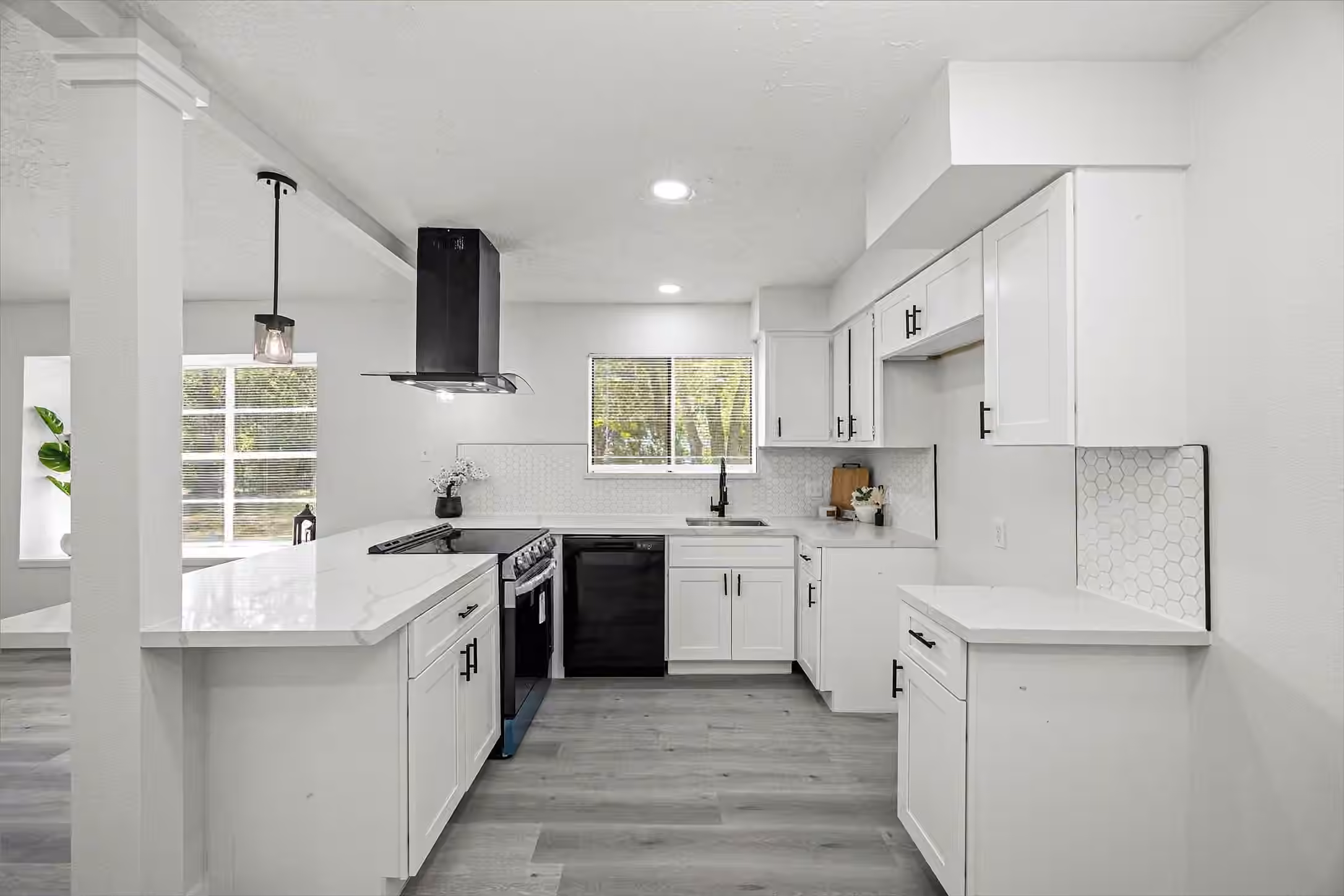 Photo 7 of 4923 Beechaven Street, Houston, TX