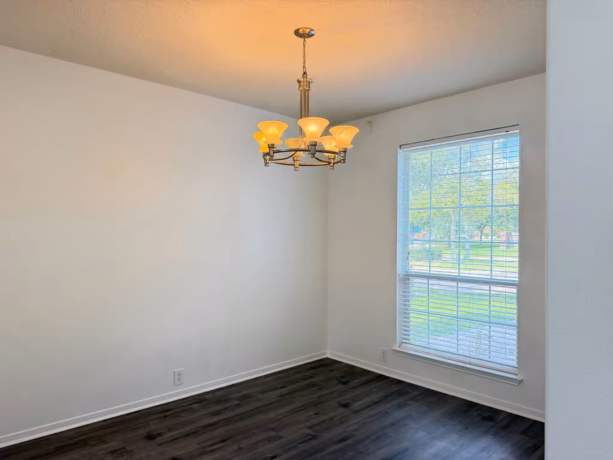 Photo 4 of 1806 Rockwall Court, Sugar Land, TX