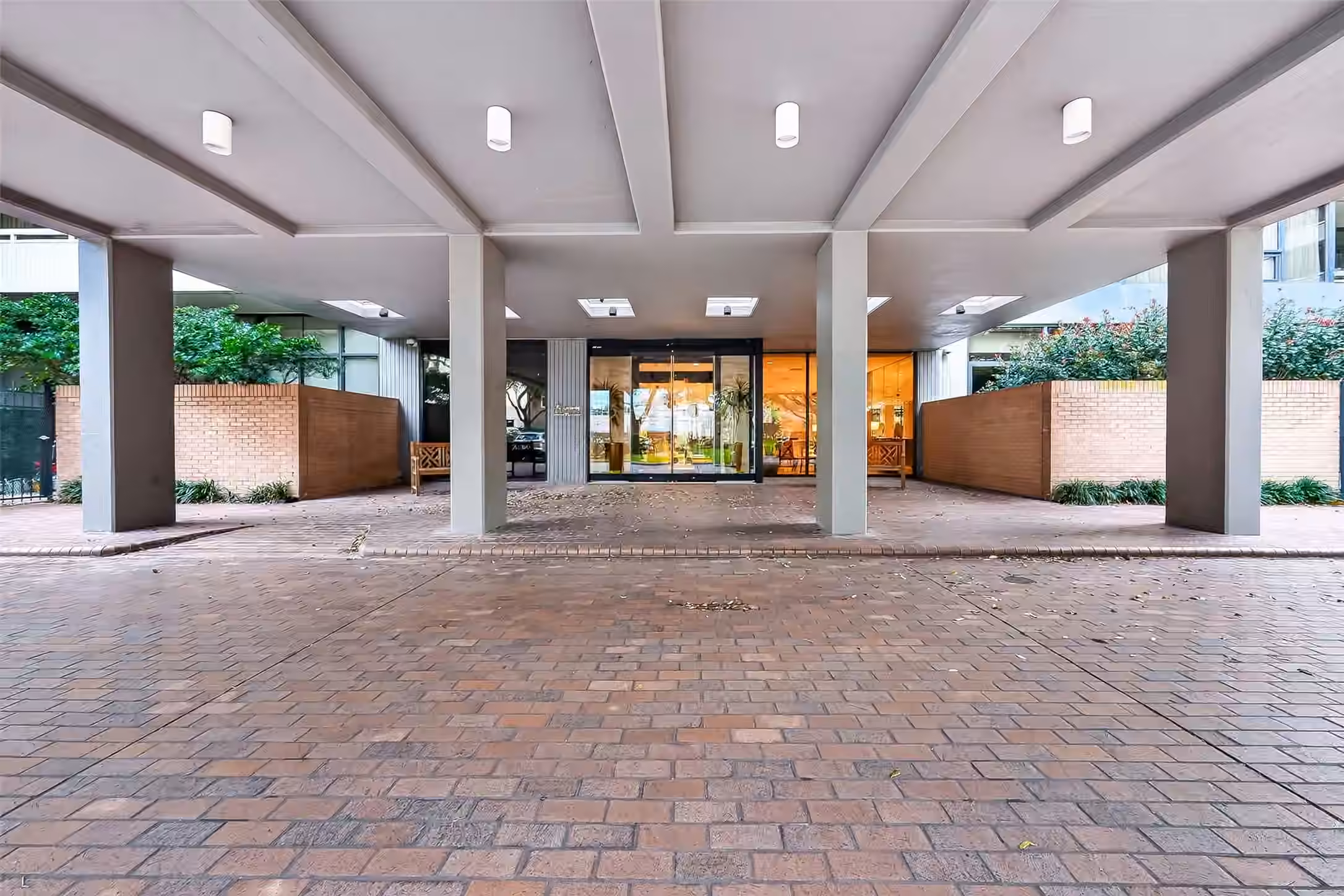 Photo of 15 Greenway Plaza 2A, Houston, TX