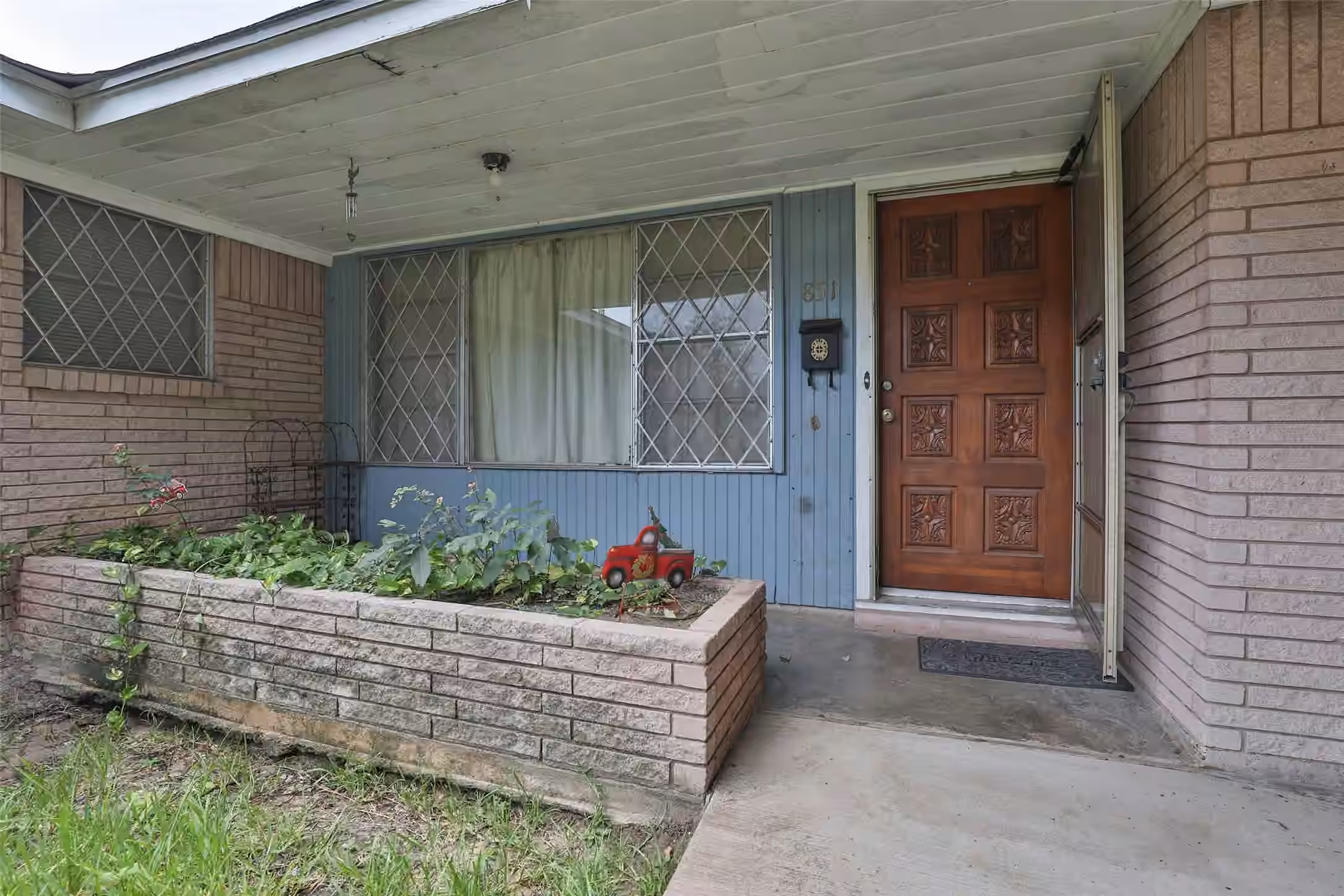 Photo 3 of 851 Sara Rose Street, Houston, TX