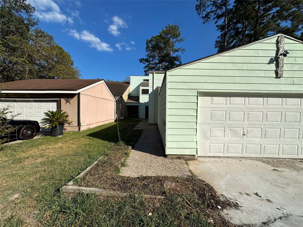 Photo of 26612 Pools Creek Drive, Huntsville, TX 77320