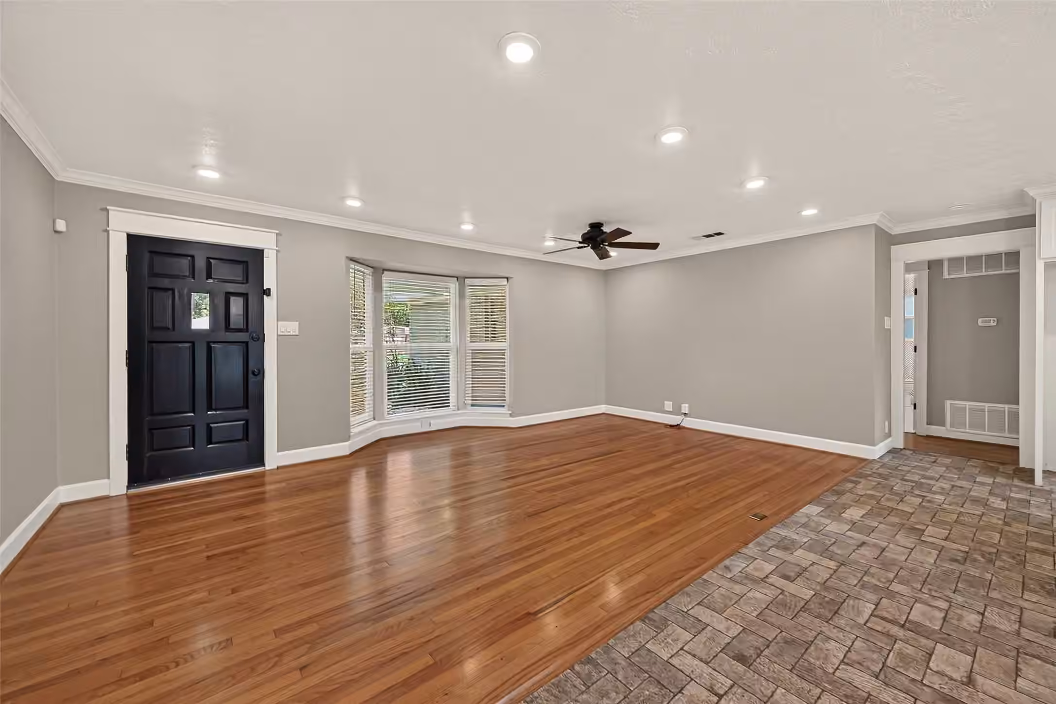 Photo 6 of 5107 Poinciana Drive, Houston, TX