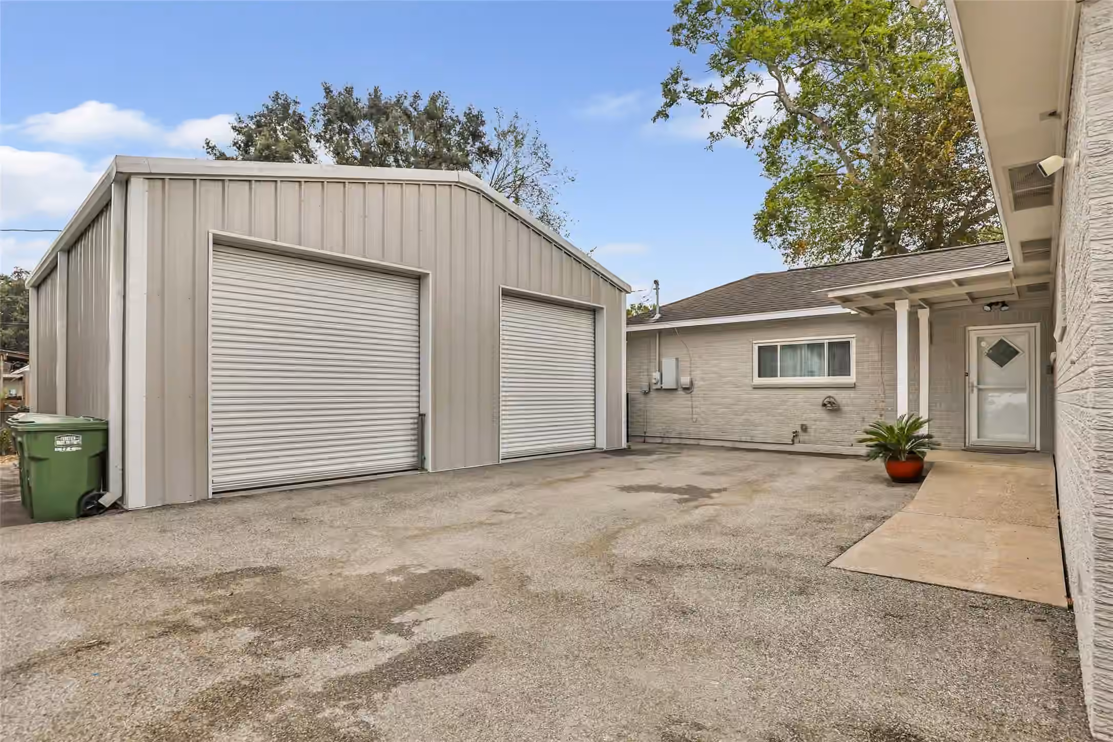 Photo 3 of 103 W Barrow Street, Dayton, TX