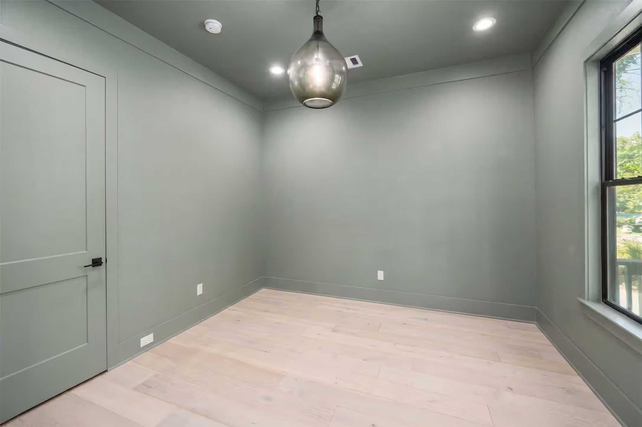 Photo 5 of 2007 Gardenia Drive, Houston, TX