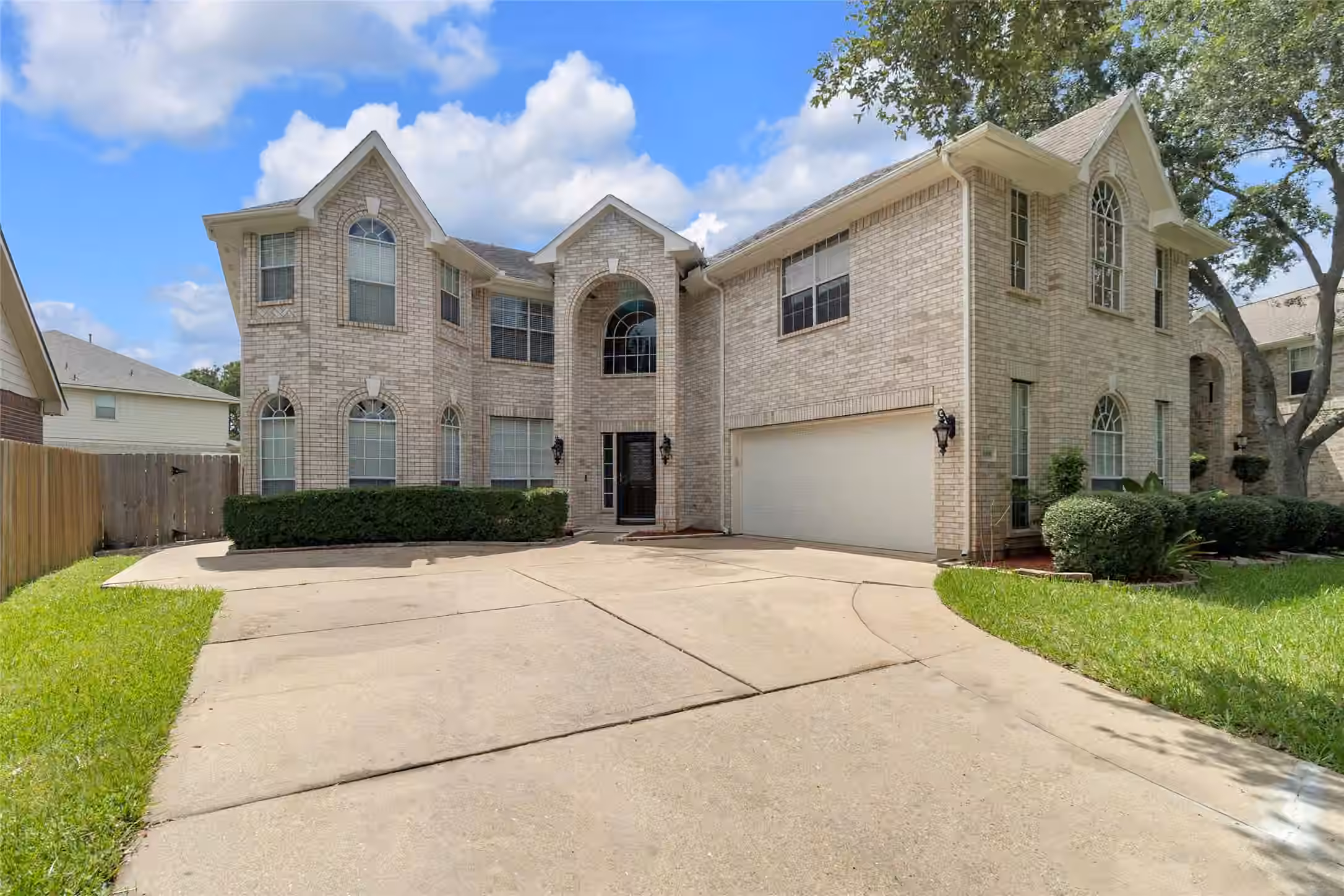 Photo of 10910 Coldwater Bridge CT, Sugar Land, TX