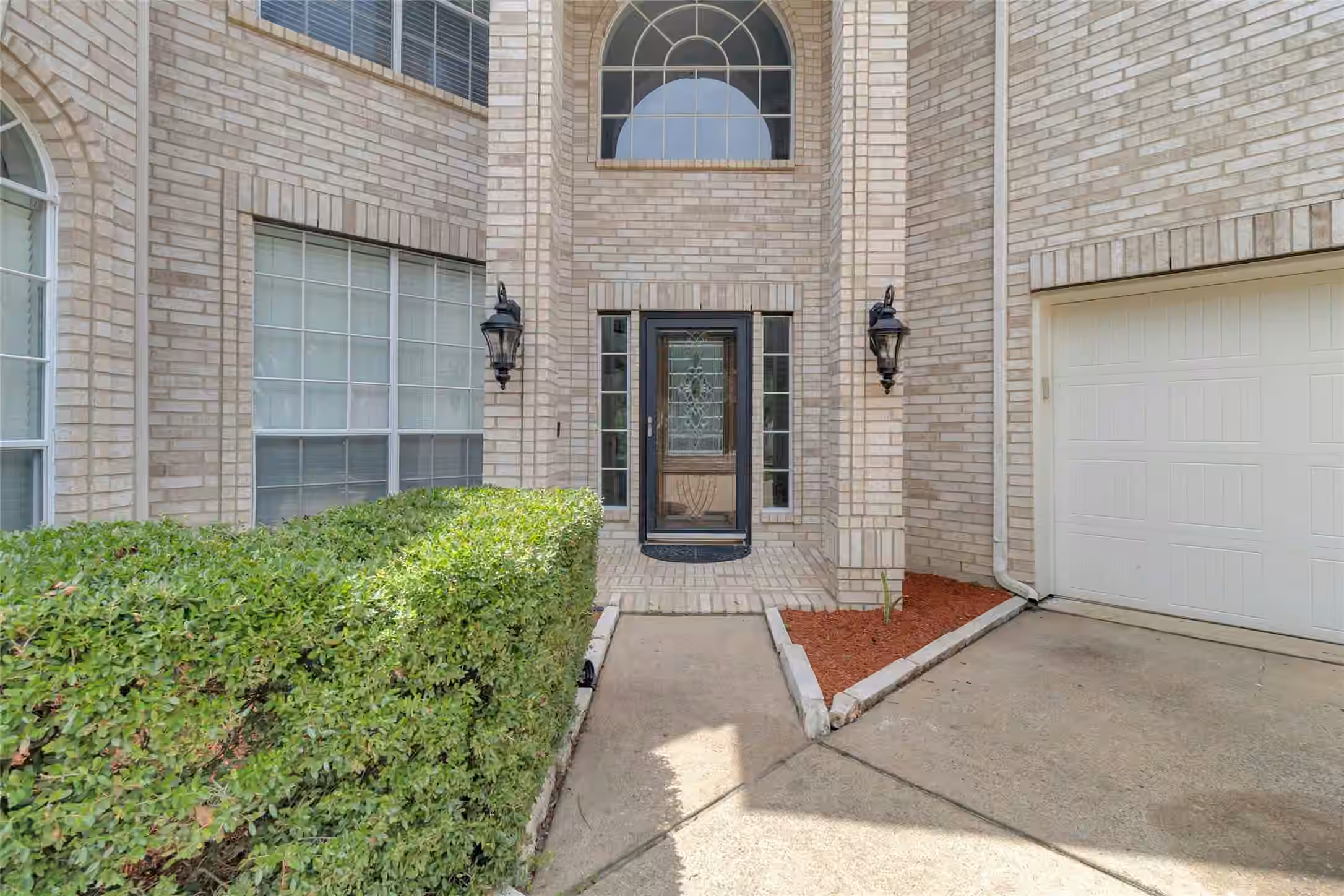 Photo 3 of 10910 Coldwater Bridge CT, Sugar Land, TX