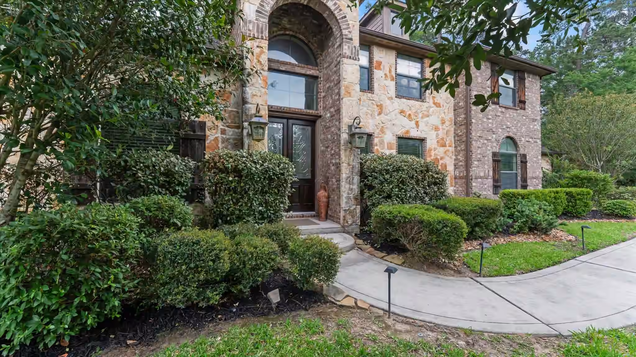 Photo 3 of 1270 Autumnwood Drive, Magnolia, TX