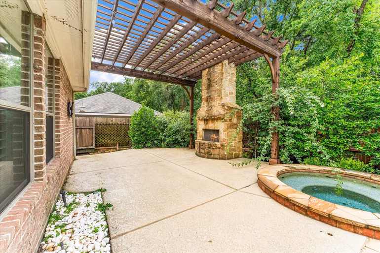 Photo 3 of 28331 Hollow Springs Lane, Spring, TX