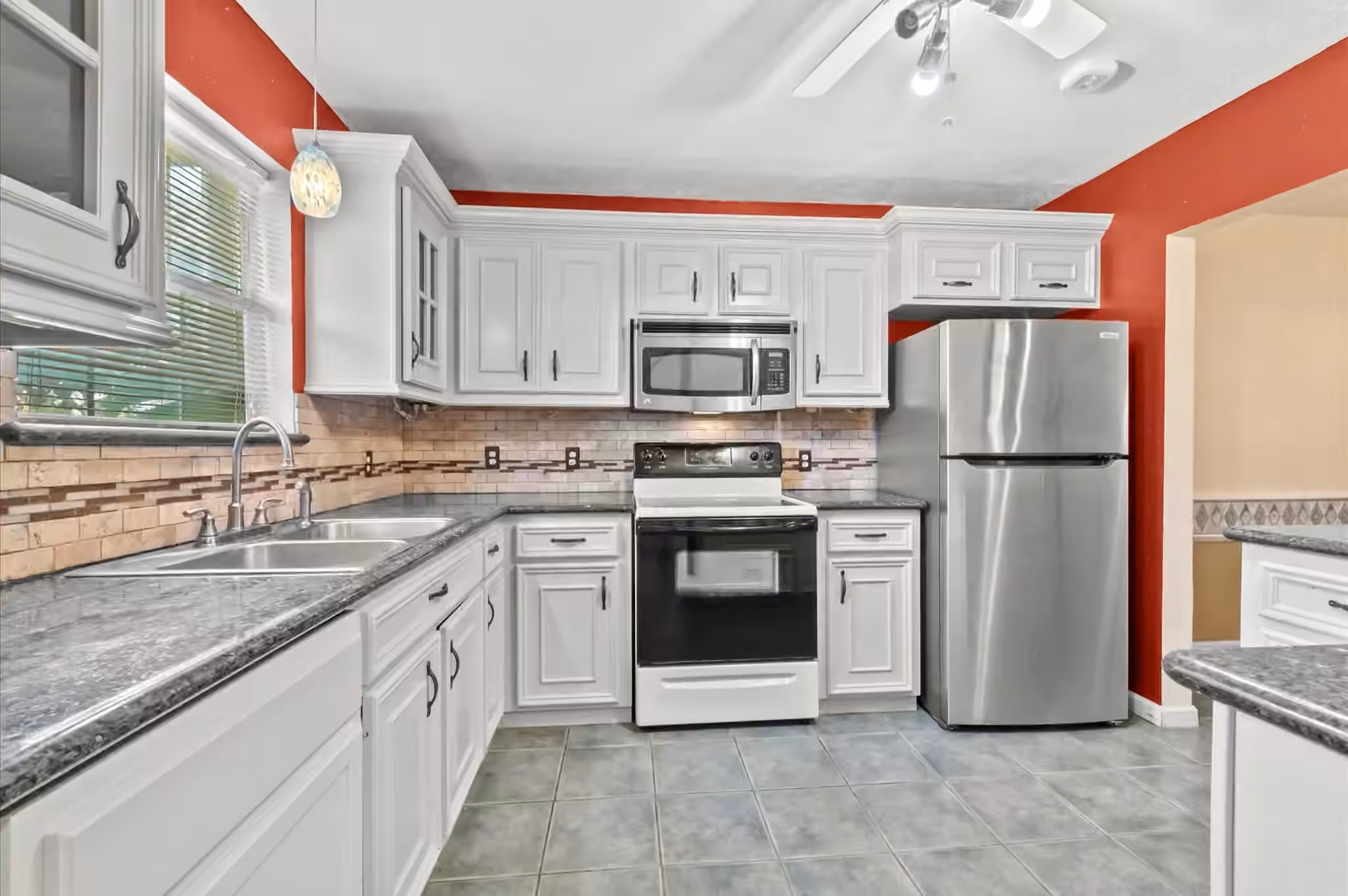 Photo 3 of 1025 Willow Oaks Circle, Pasadena, TX