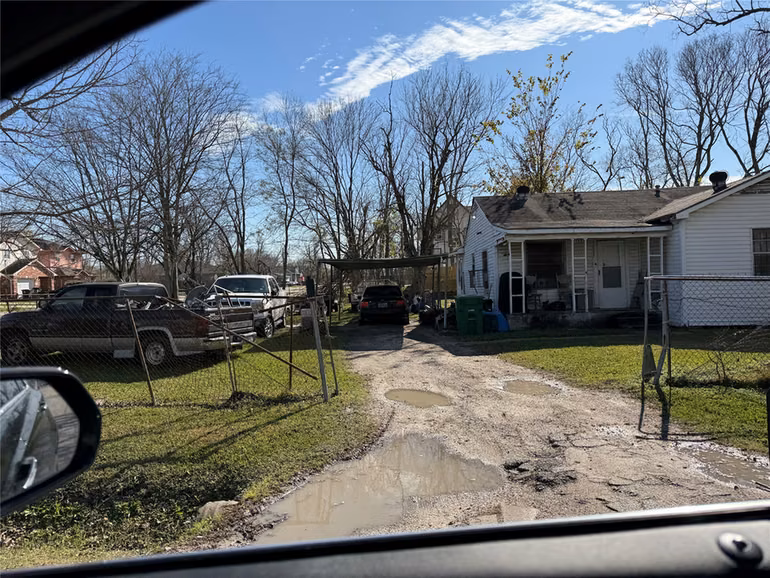 Photo 3 of 7994 Sparta Street, Houston, TX