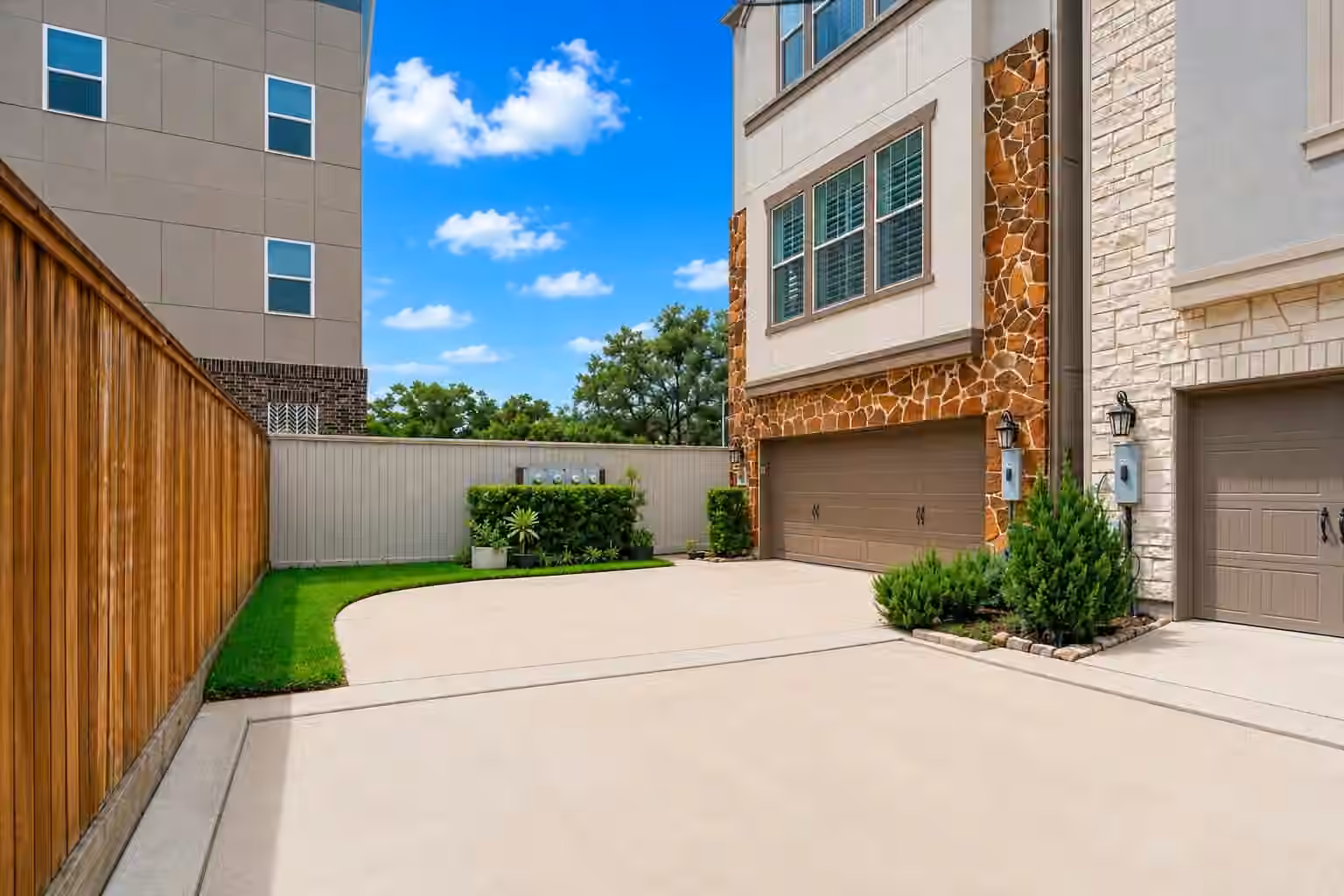 Photo of 6762 Sussex Manor Street, Houston, TX