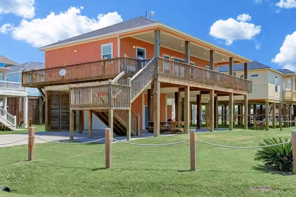 Photo of 934 S Cove, Crystal Beach, TX 77650