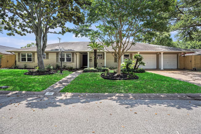Photo of 33 Maple Lane, Galveston, TX 77551