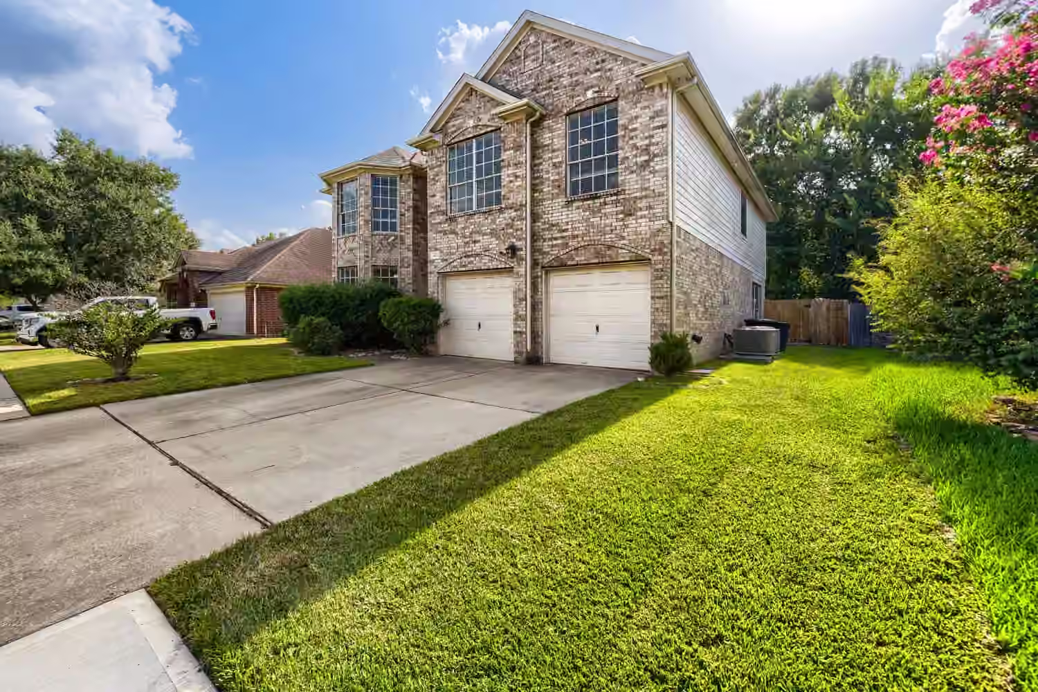Photo 3 of 18715 Woodglen Shadows Drive, Humble, TX