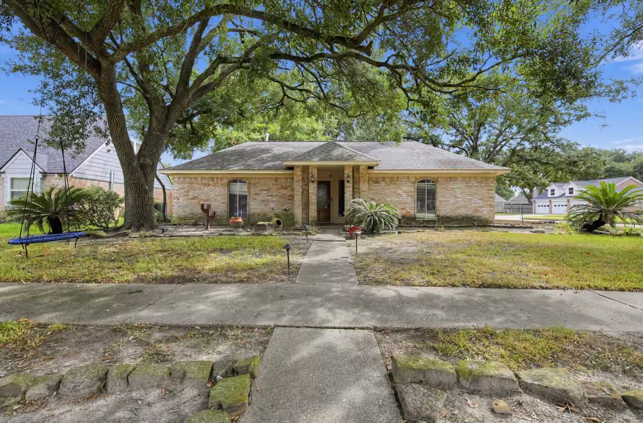 Photo of 15502 Chichester Lane, Jersey Village, TX
