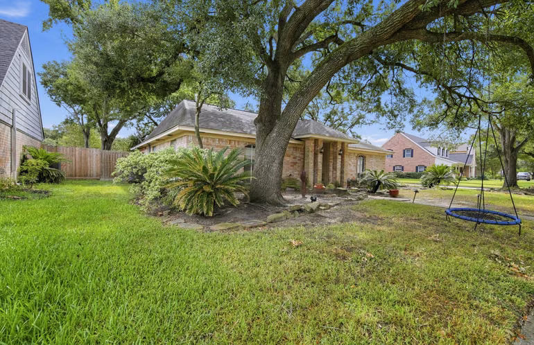 Photo 2 of 15502 Chichester Lane, Jersey Village, TX