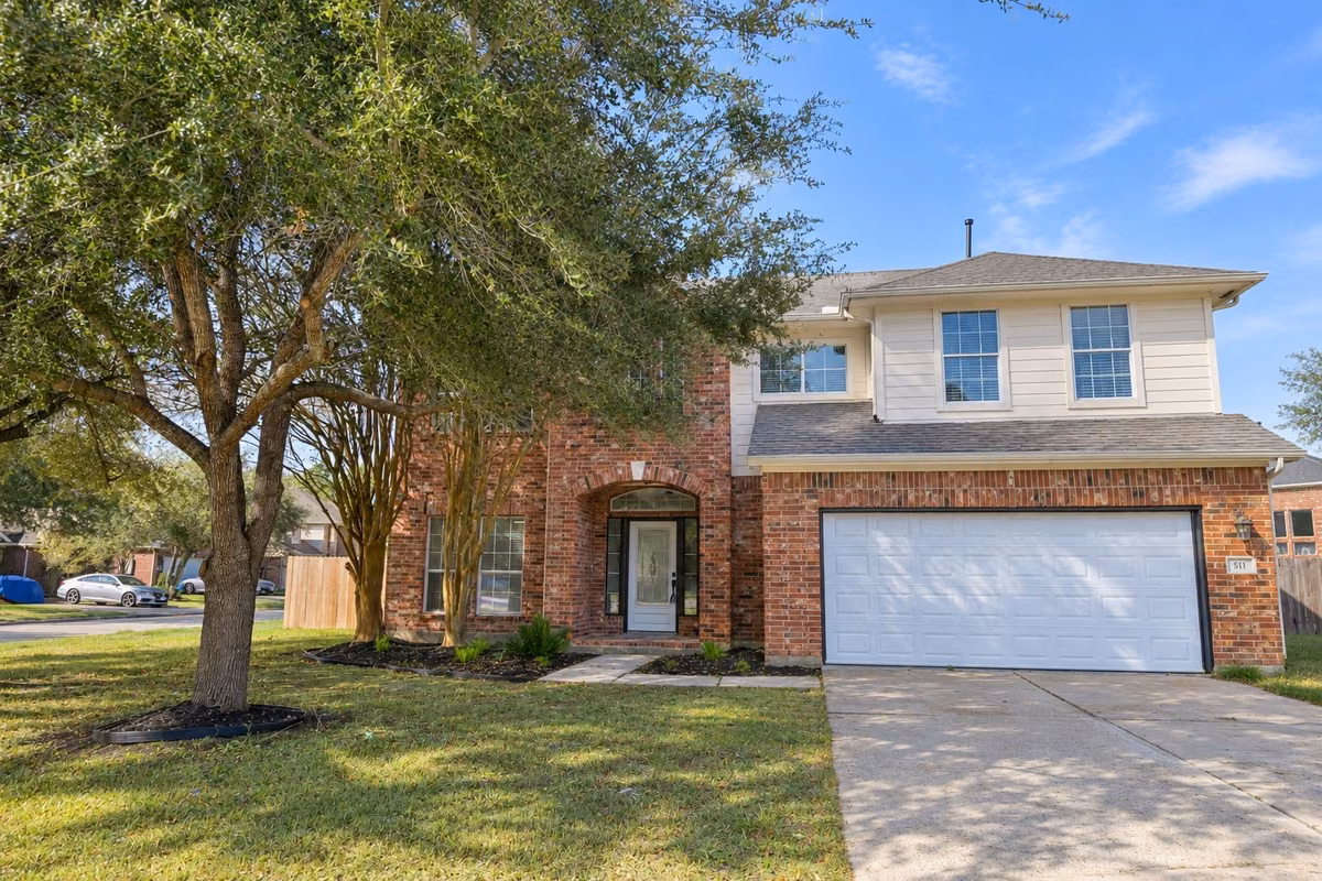 Photo of 511 Briscoe Circle, Dickinson, TX 77539