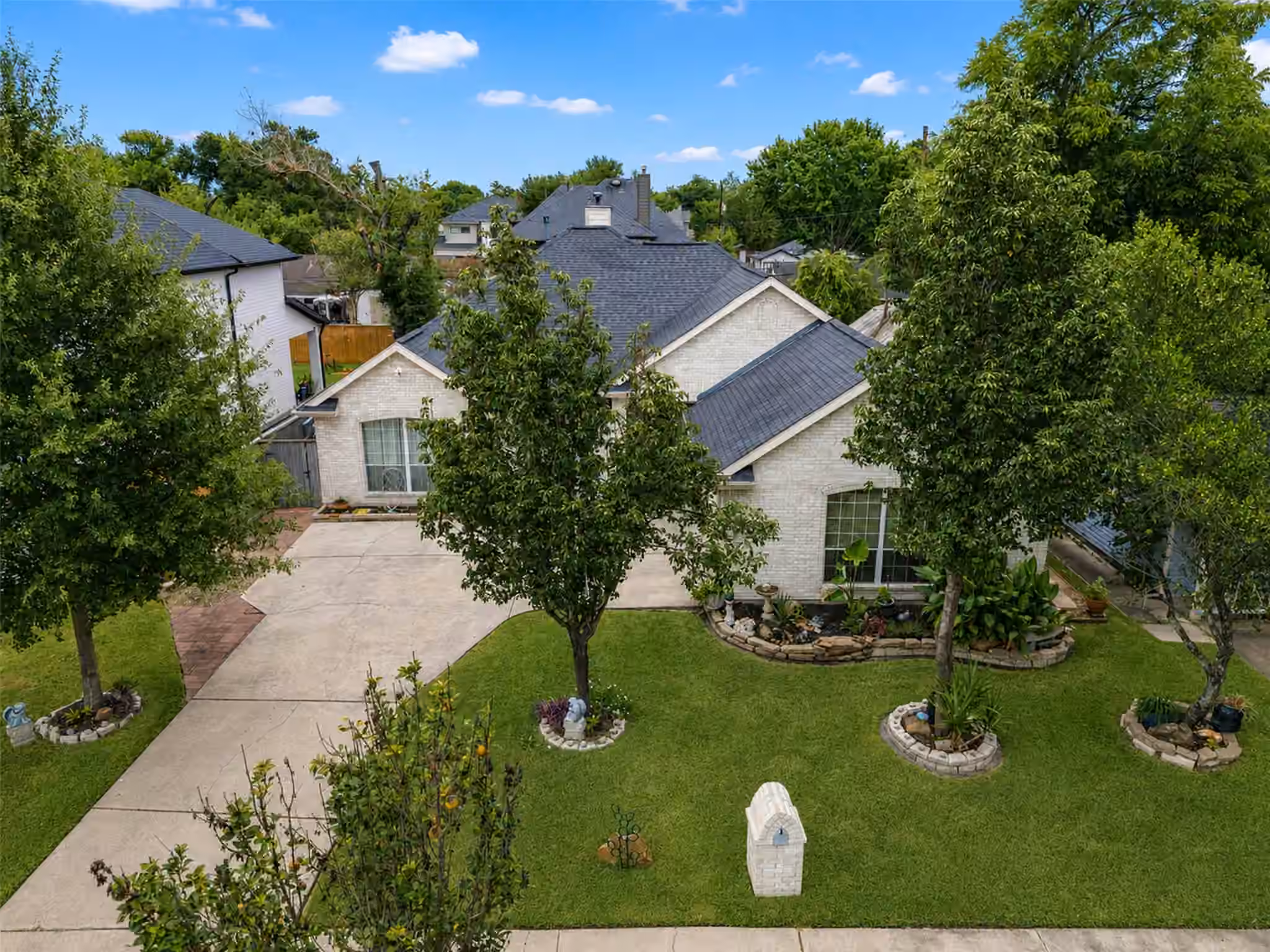 Photo of 1914 Restridge Drive, Houston, TX