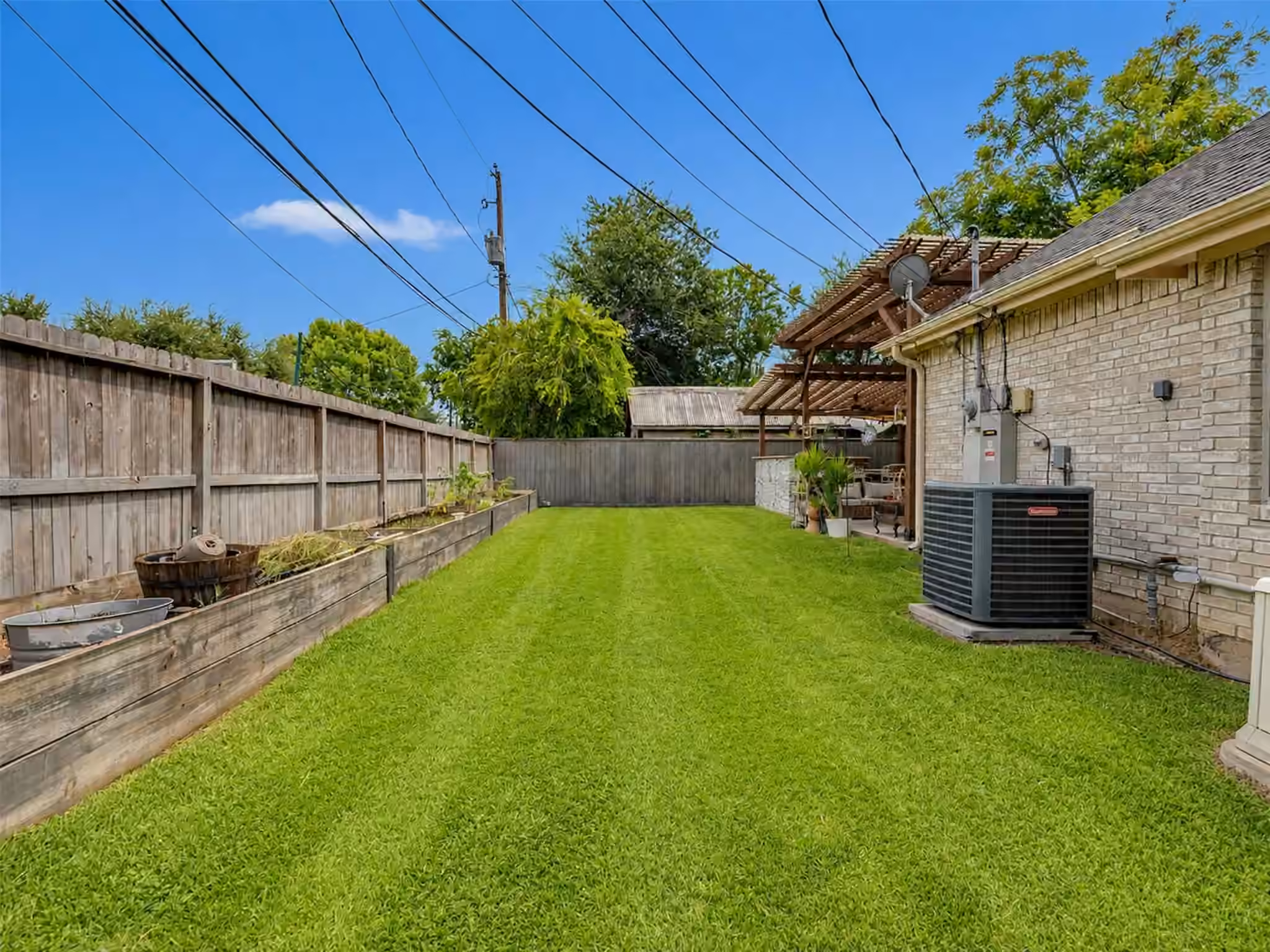 Photo 7 of 1914 Restridge Drive, Houston, TX