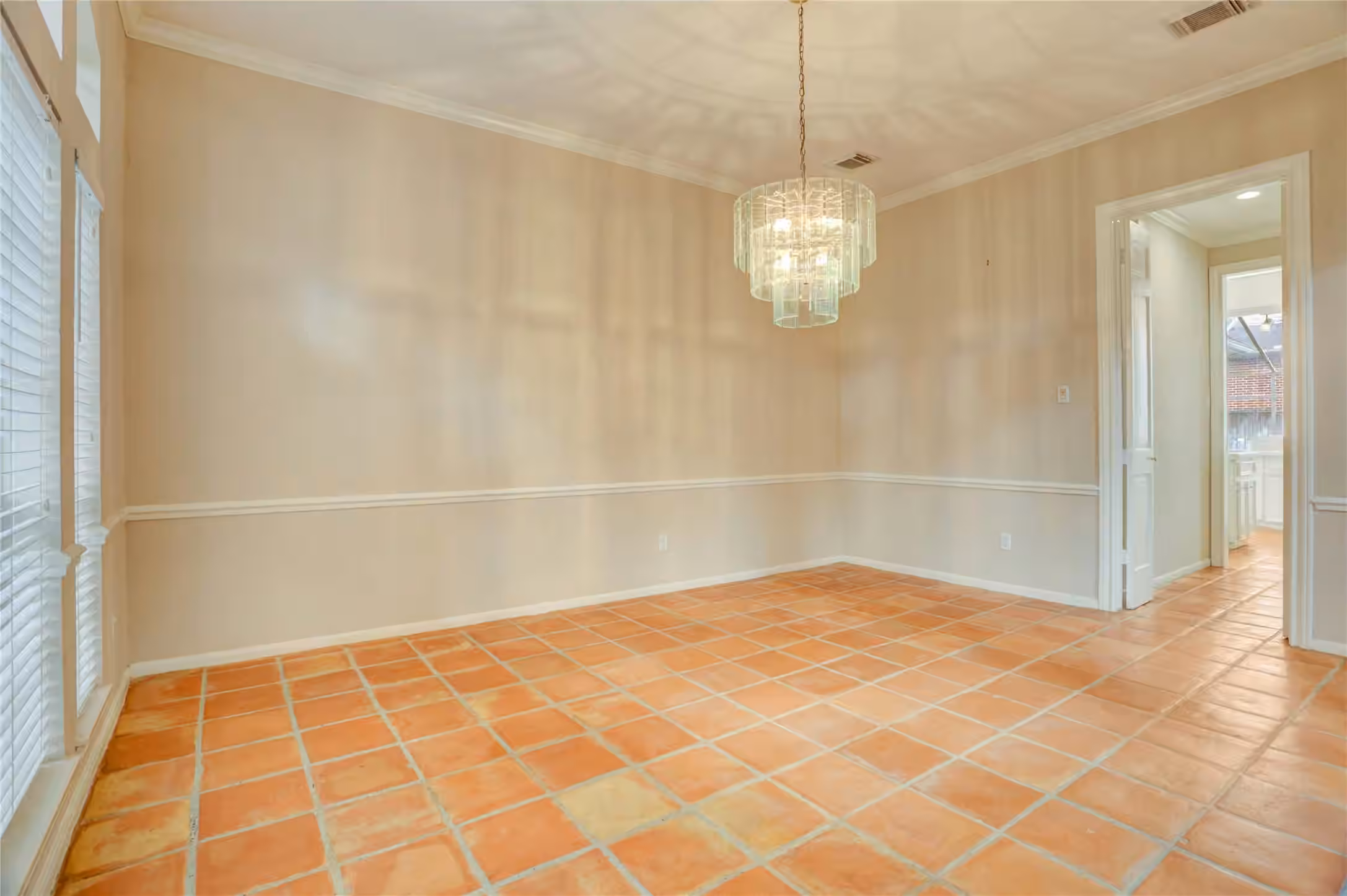 Photo 4 of 45 Ambleside Crescent Drive, Sugar Land, TX