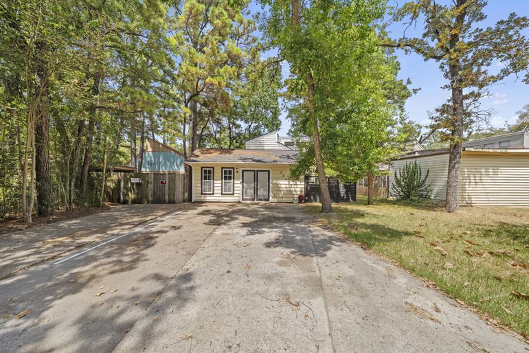 Photo of 26628 Quail Court, Huntsville, TX 77320