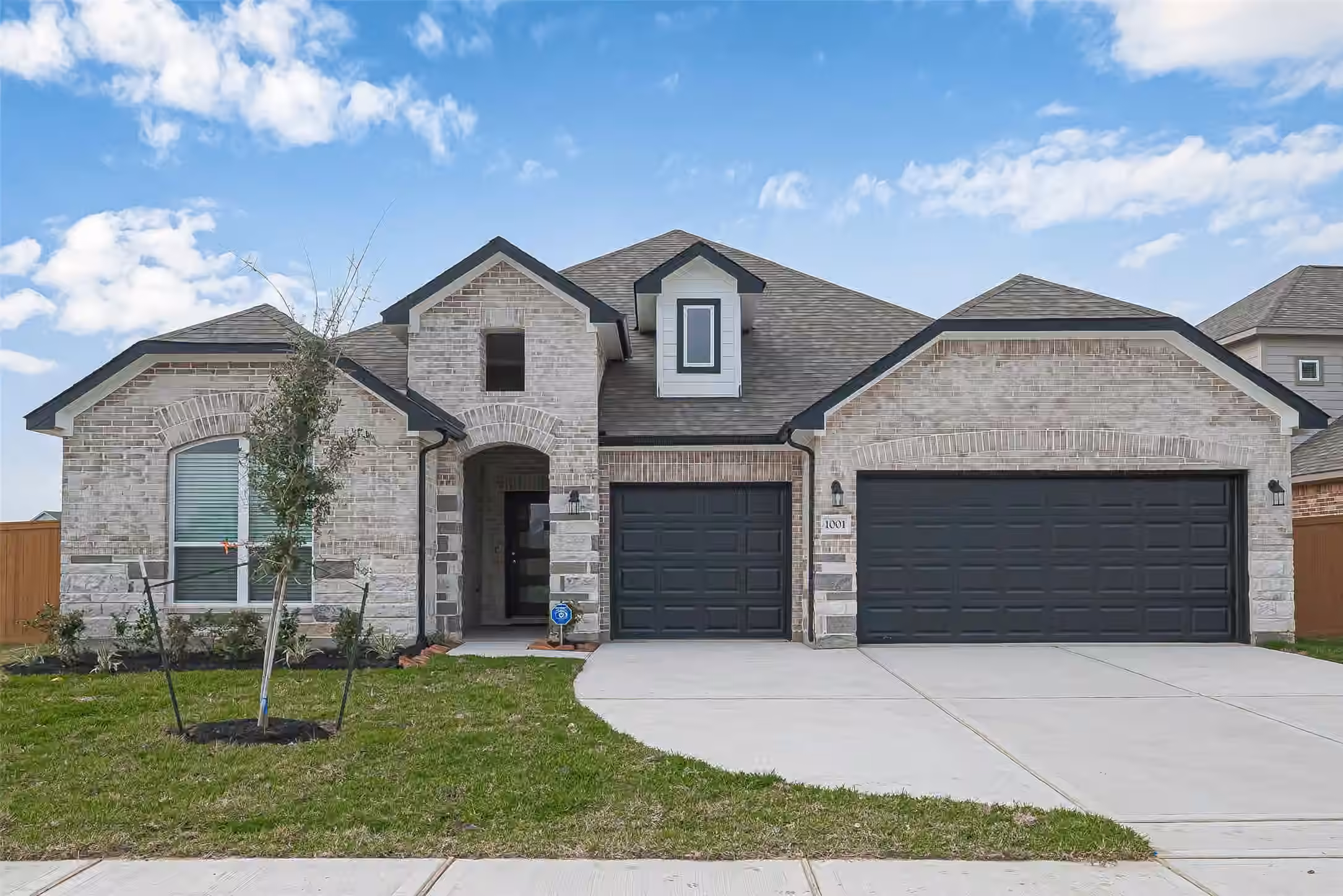 Photo 2 of 188 Paseo Park Drive, Brookshire, TX