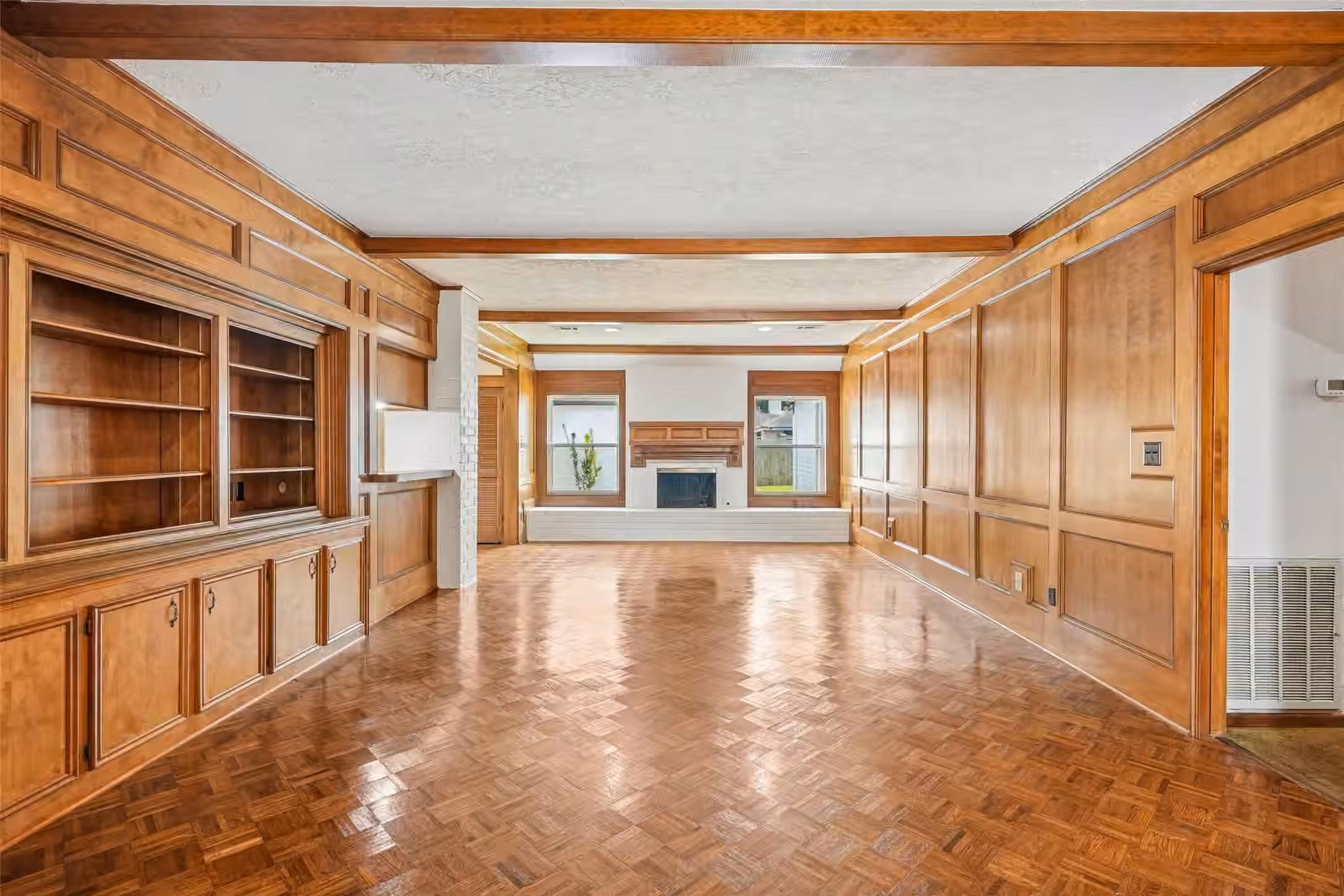 Photo 3 of 2275 Woodland Springs Street, Houston, TX