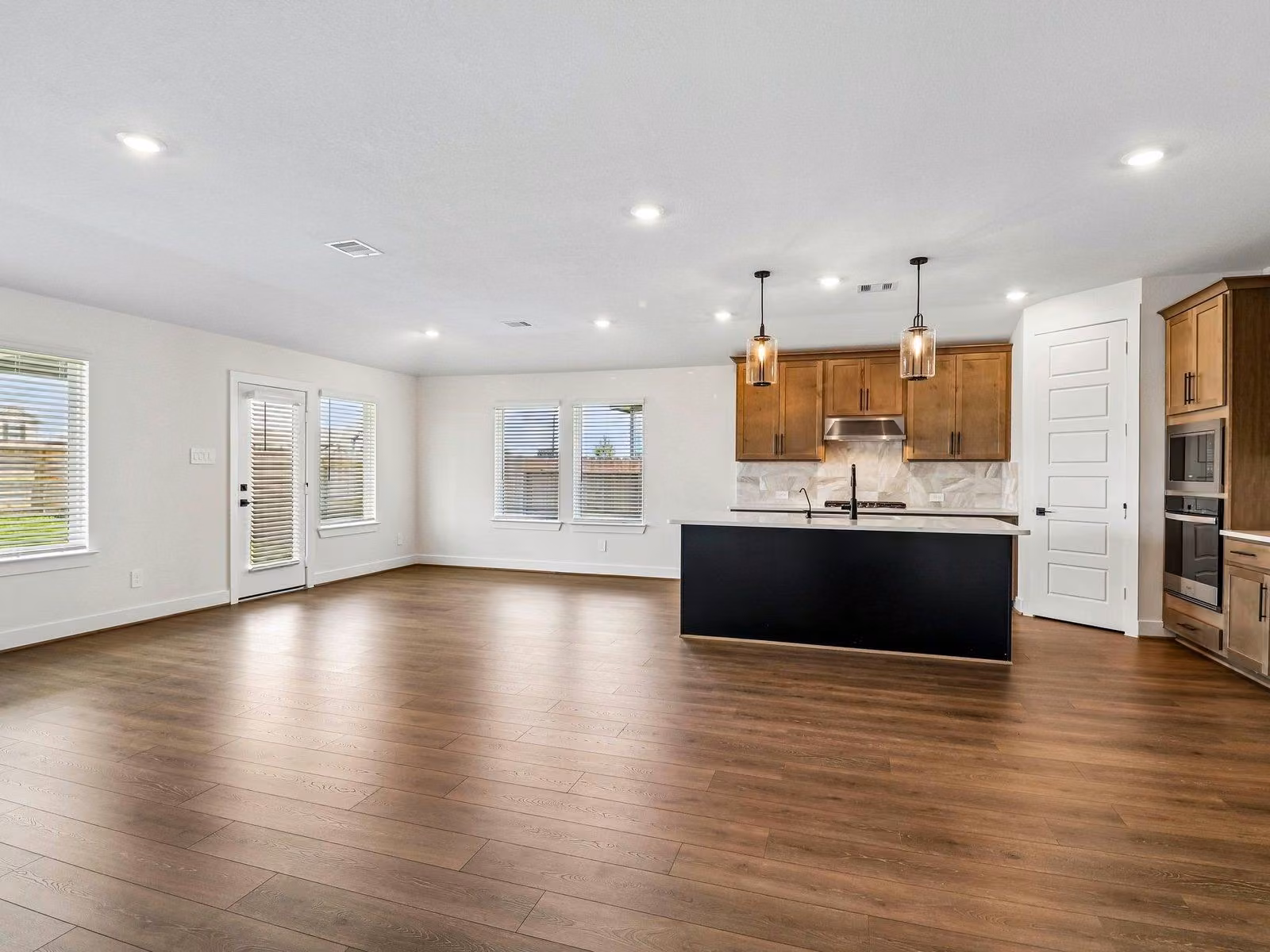 Photo 5 of 2830 Duchess Drive, Rosenberg, TX