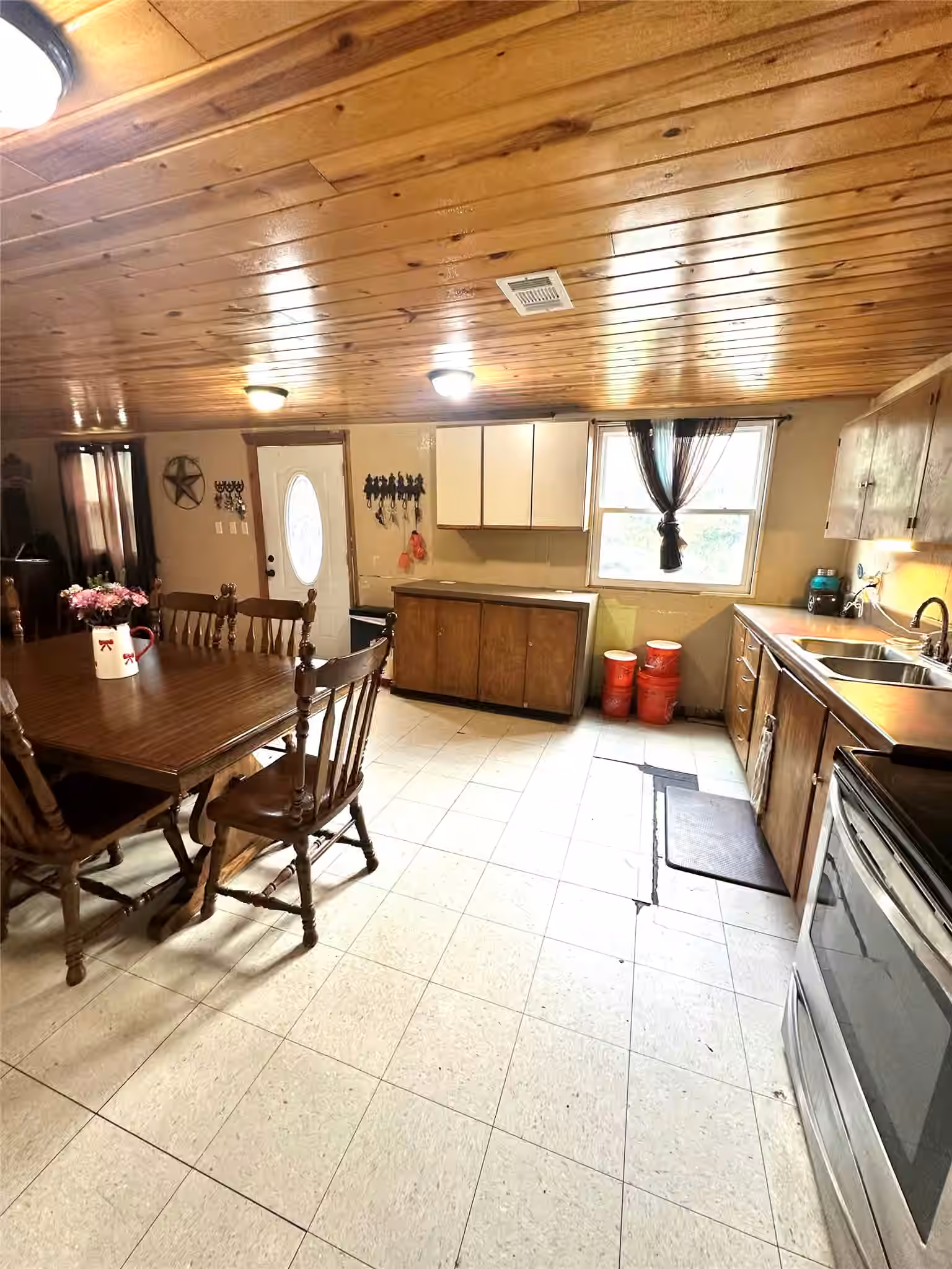 Photo 2 of 10682 Foxfire Drive, Plantersville, TX