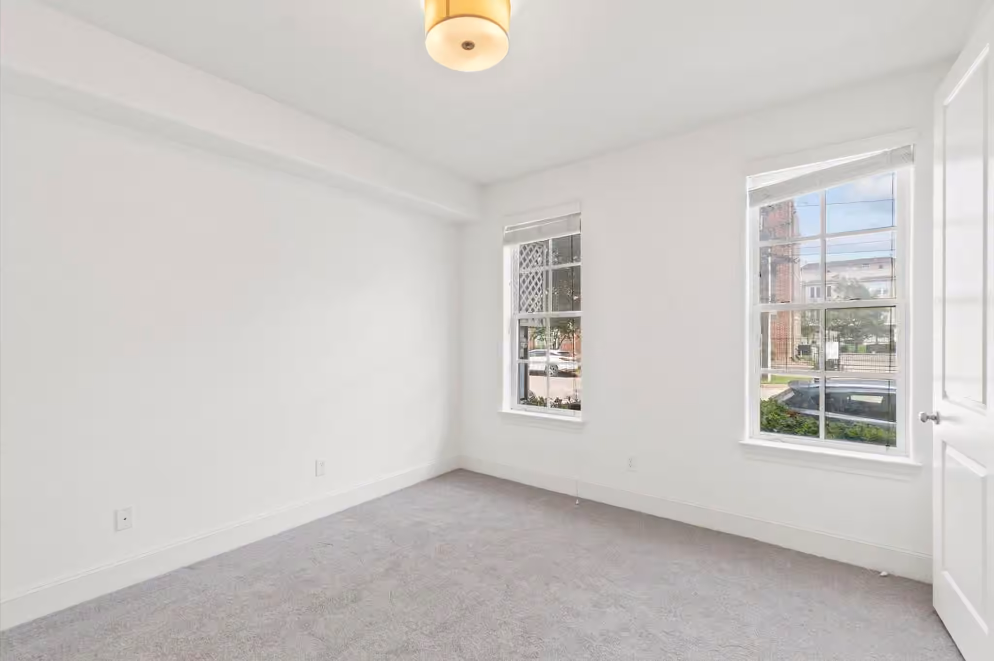Photo 3 of 2326 Hutchins Street, Houston, TX