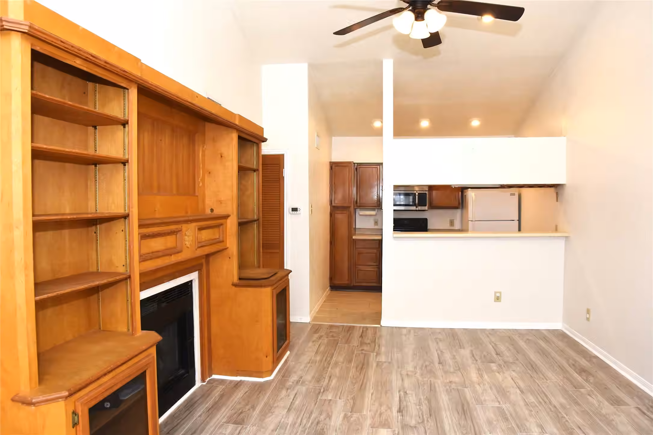 Photo 7 of 2121 El Paseo Street 2000, Houston, TX
