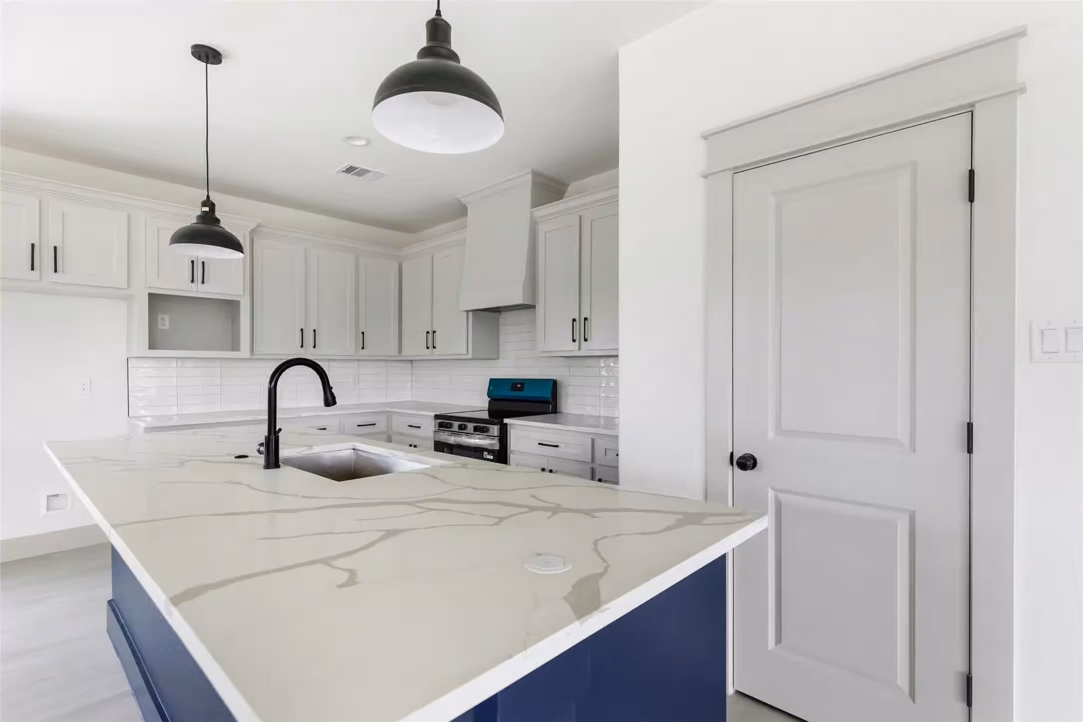 Photo 6 of 112 Dwire Drive, La Porte, TX