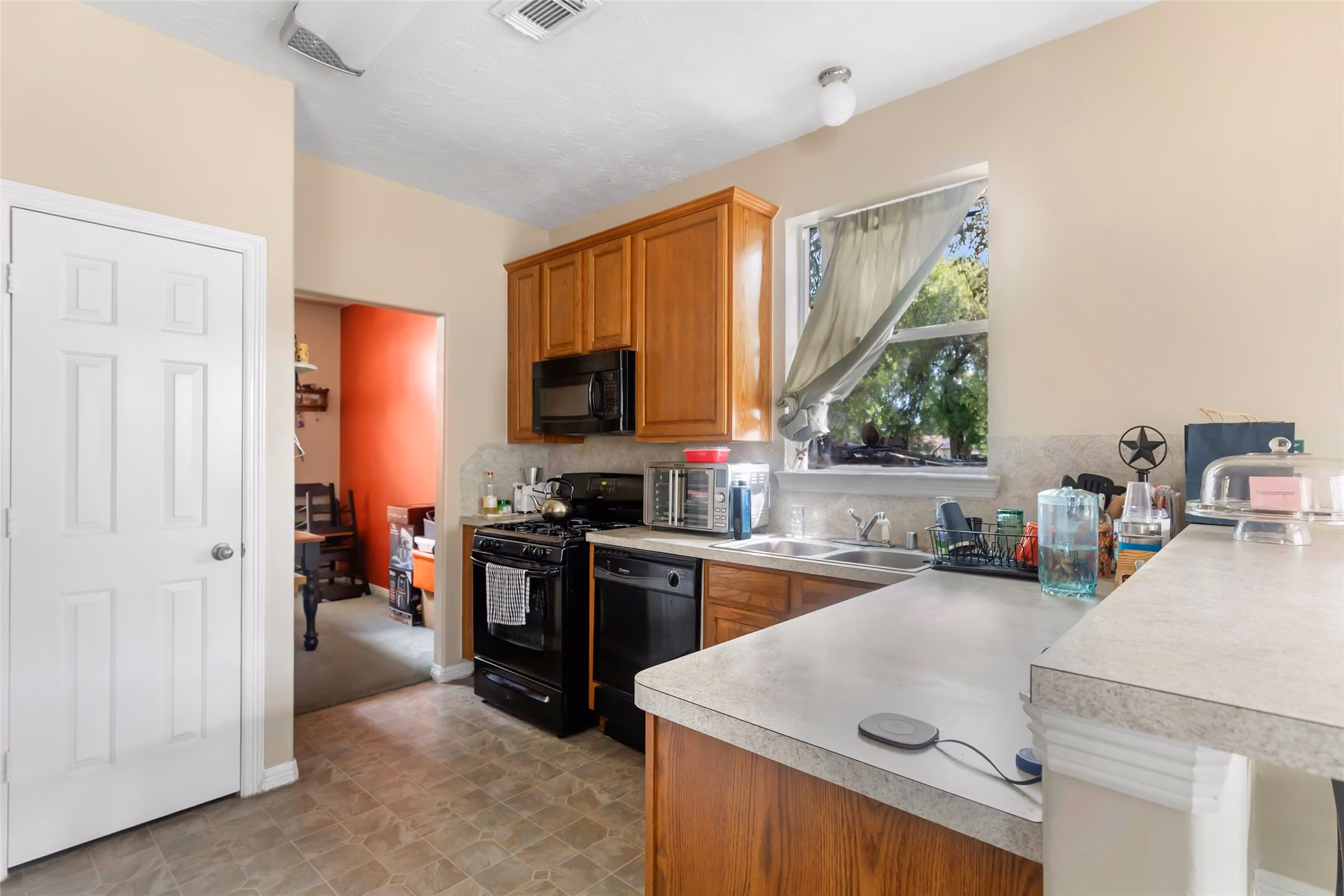 Photo 4 of 4503 Taino Drive, Baytown, TX