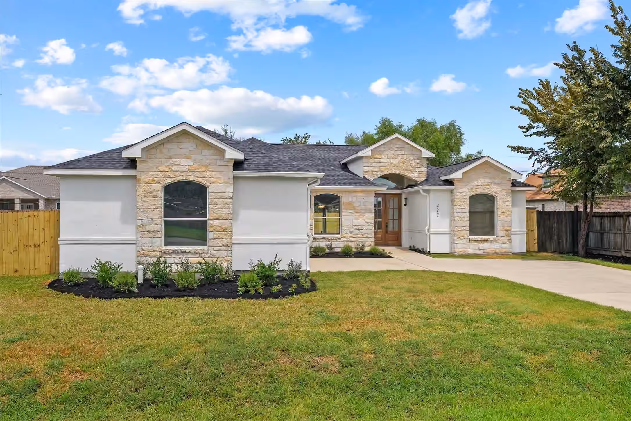 Photo 2 of 227 Manor Avenue, Arcola, TX