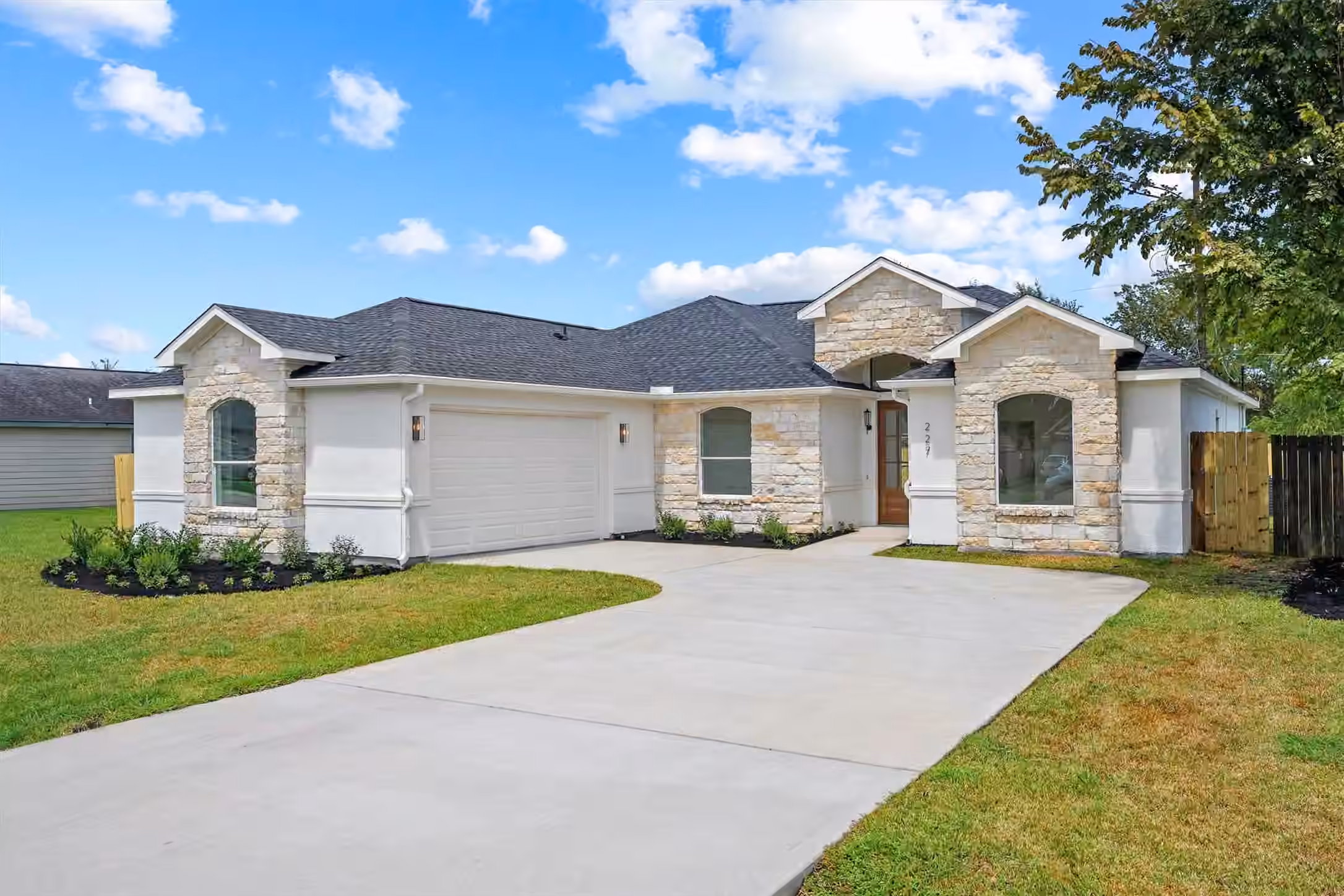 Photo 4 of 227 Manor Avenue, Arcola, TX