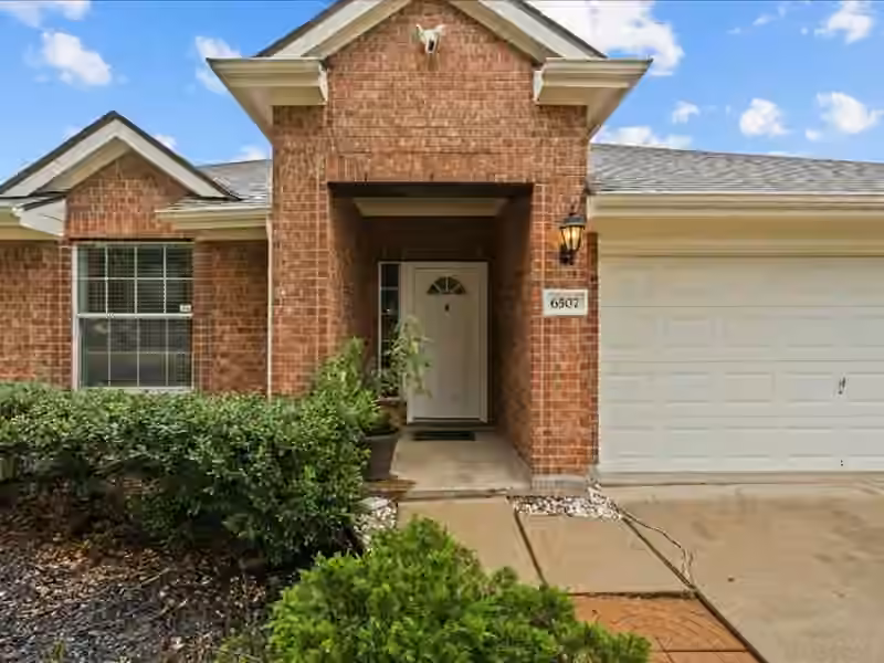 Photo of 6507 Canyon Mist Lane, Dickinson, TX 77539