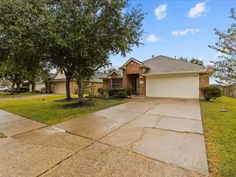 Photo 3 of 6507 Canyon Mist Lane, Dickinson, TX