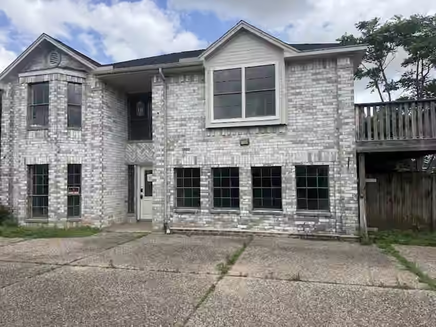 Photo 3 of 5407 Victoria Drive, Rosharon, TX