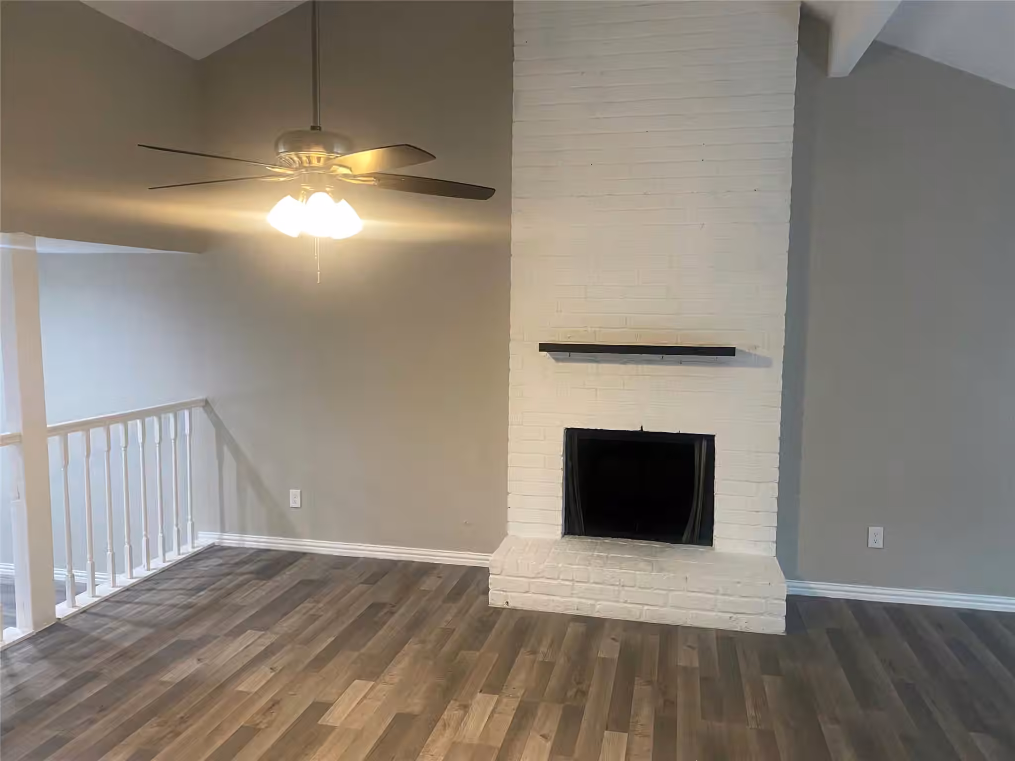 Photo 4 of 15907 Inwood Lane, Missouri City, TX